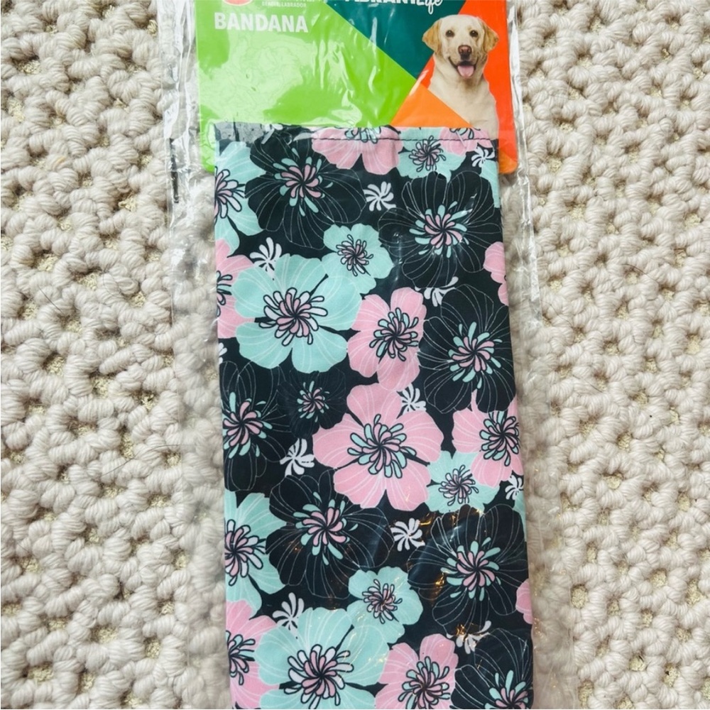 NWT Vibrant Life Pom Edge Floral Dog Bandana, X-Small/Small - Picture 2 of 5